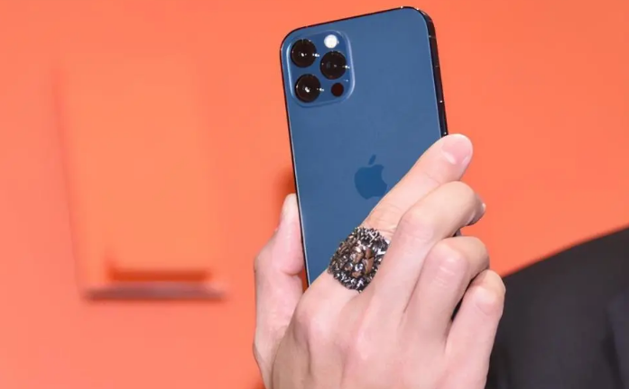八公山苹果手机维修分享iPhone12系列重启方法教程 